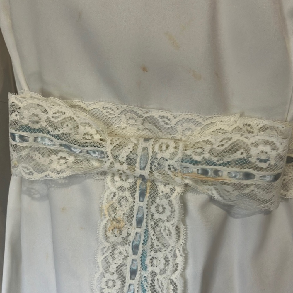 Vintage Handmade 1970s Edwardian Style Wedding Dress with Lace Bow - Picture 5 of 16